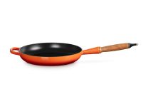 Le Creuset 1025 Inch Wooden-Handled Skillet Flame