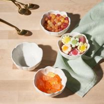 Le Creuset Mini Petal Bowls White set of 4