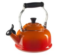 Le Creuset Whistling Kettle Flame